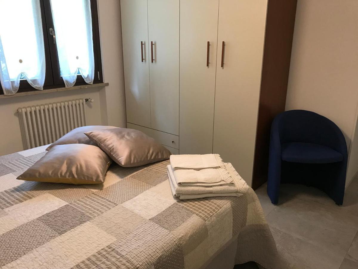 Casa Mary Due - Trilocale Con Giardino Privato A Due Passi Dal Lago Sirmione Ngoại thất bức ảnh