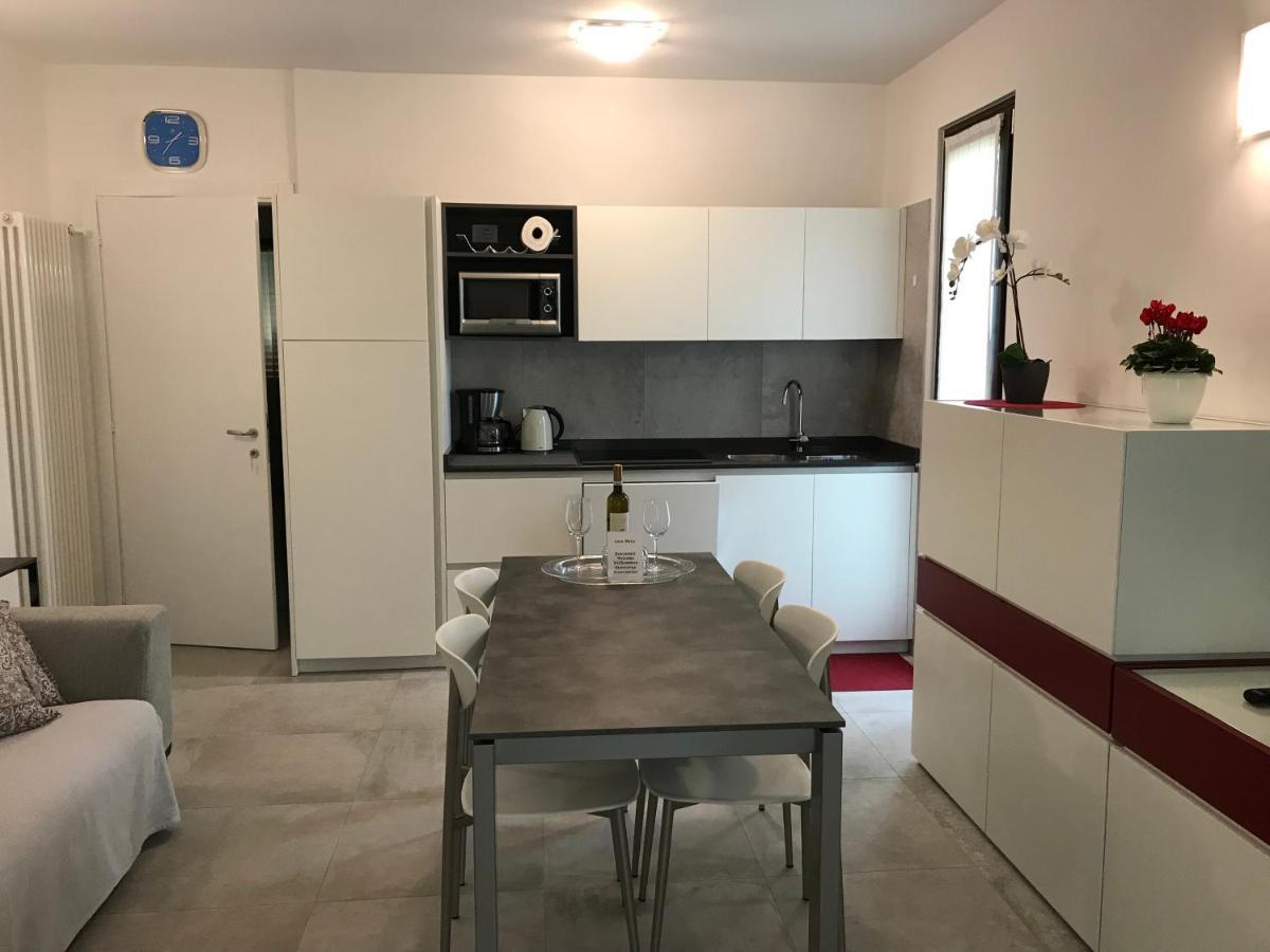 Casa Mary Due - Trilocale Con Giardino Privato A Due Passi Dal Lago Sirmione Ngoại thất bức ảnh
