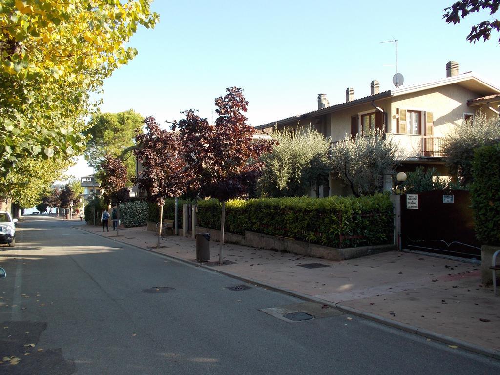 Casa Mary Due - Trilocale Con Giardino Privato A Due Passi Dal Lago Sirmione Ngoại thất bức ảnh
