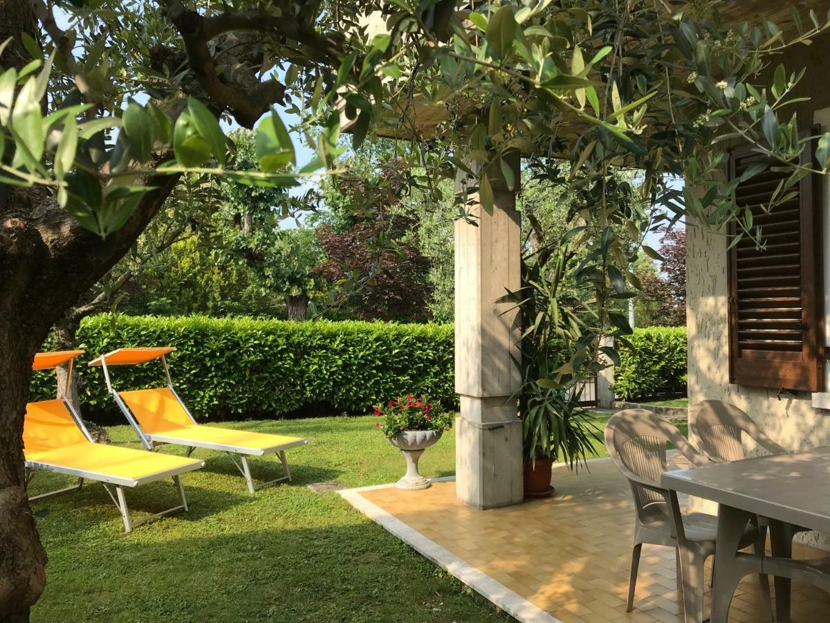Casa Mary Due - Trilocale Con Giardino Privato A Due Passi Dal Lago Sirmione Ngoại thất bức ảnh