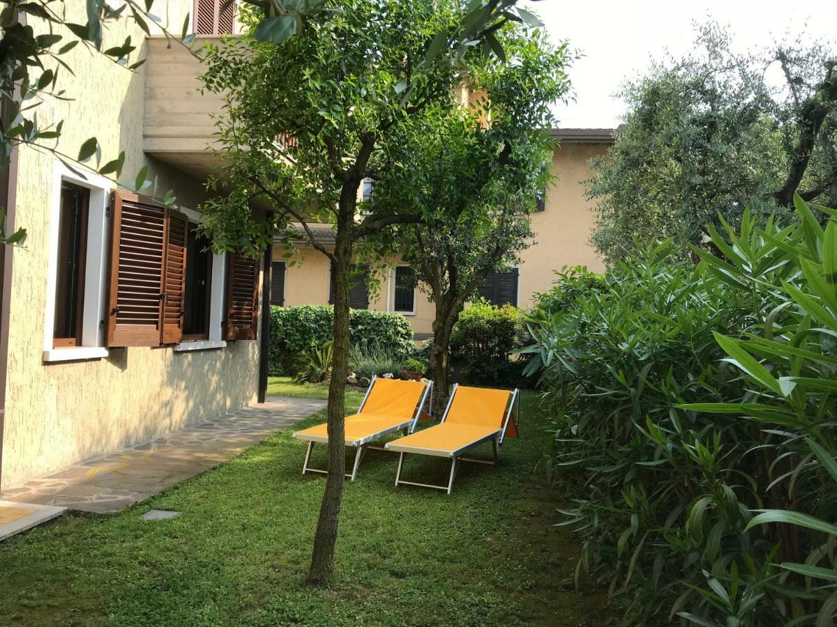 Casa Mary Due - Trilocale Con Giardino Privato A Due Passi Dal Lago Sirmione Ngoại thất bức ảnh