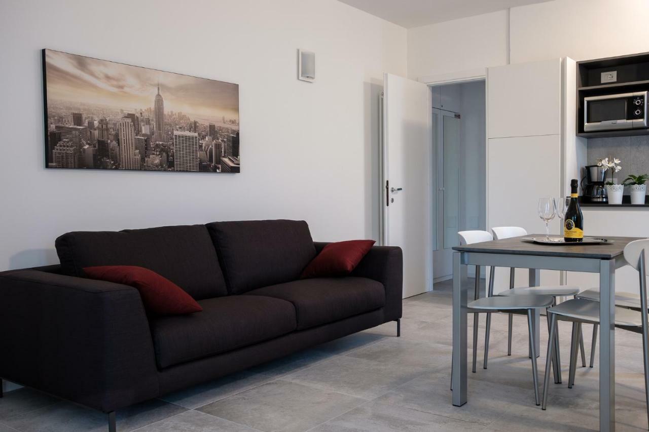 Casa Mary Due - Trilocale Con Giardino Privato A Due Passi Dal Lago Sirmione Ngoại thất bức ảnh