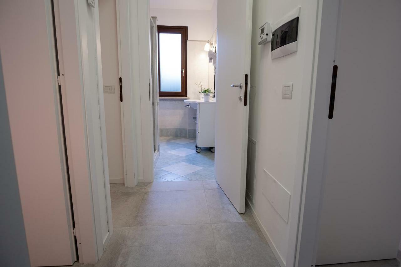 Casa Mary Due - Trilocale Con Giardino Privato A Due Passi Dal Lago Sirmione Ngoại thất bức ảnh